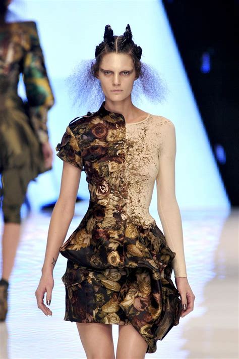 alexander mcqueen spring 2010